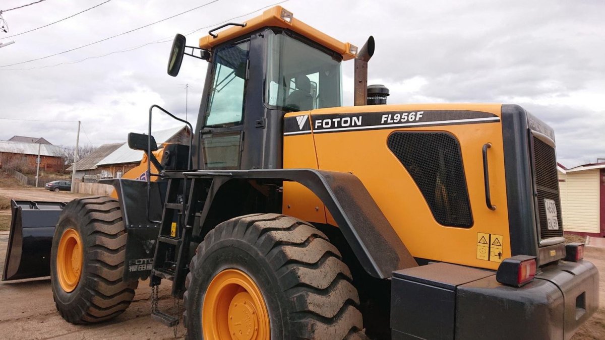 Фронтальный погрузчик Фотон 956