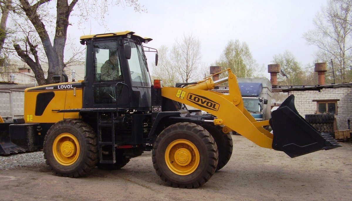 Фронтальный погрузчик Фотон 935