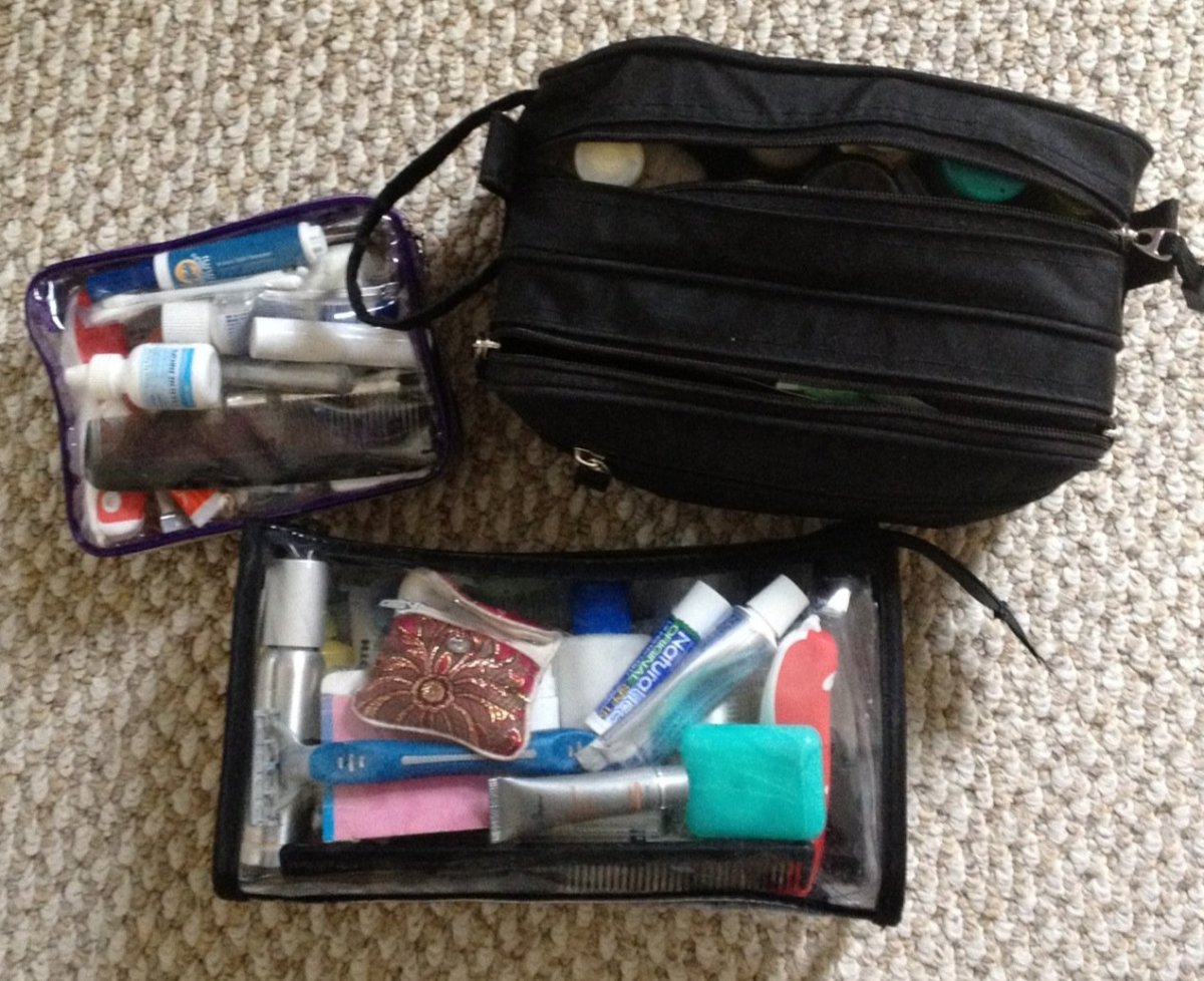 Косметичка в самолет