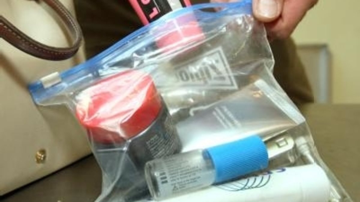 Пластиковые пакеты для жидкостей в самолет