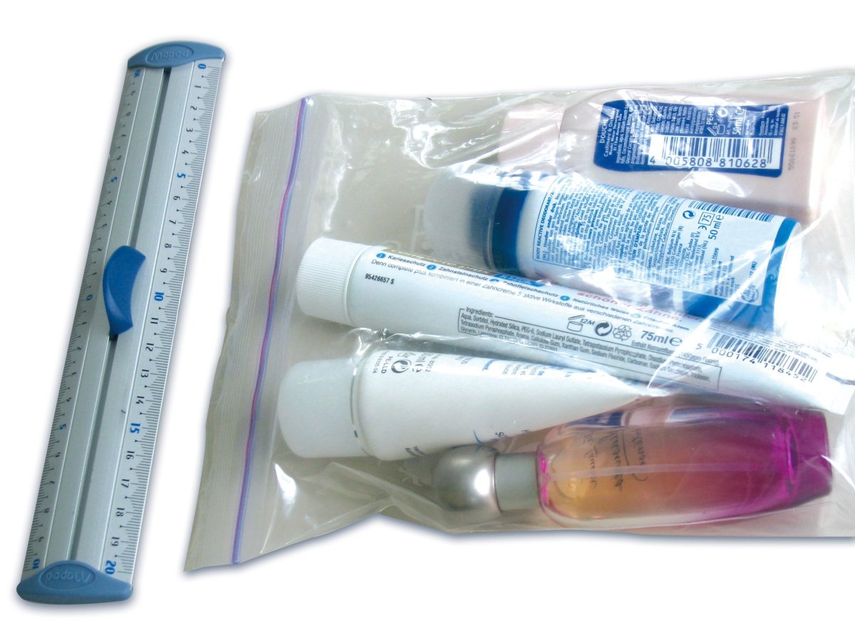 Самолет в пакете