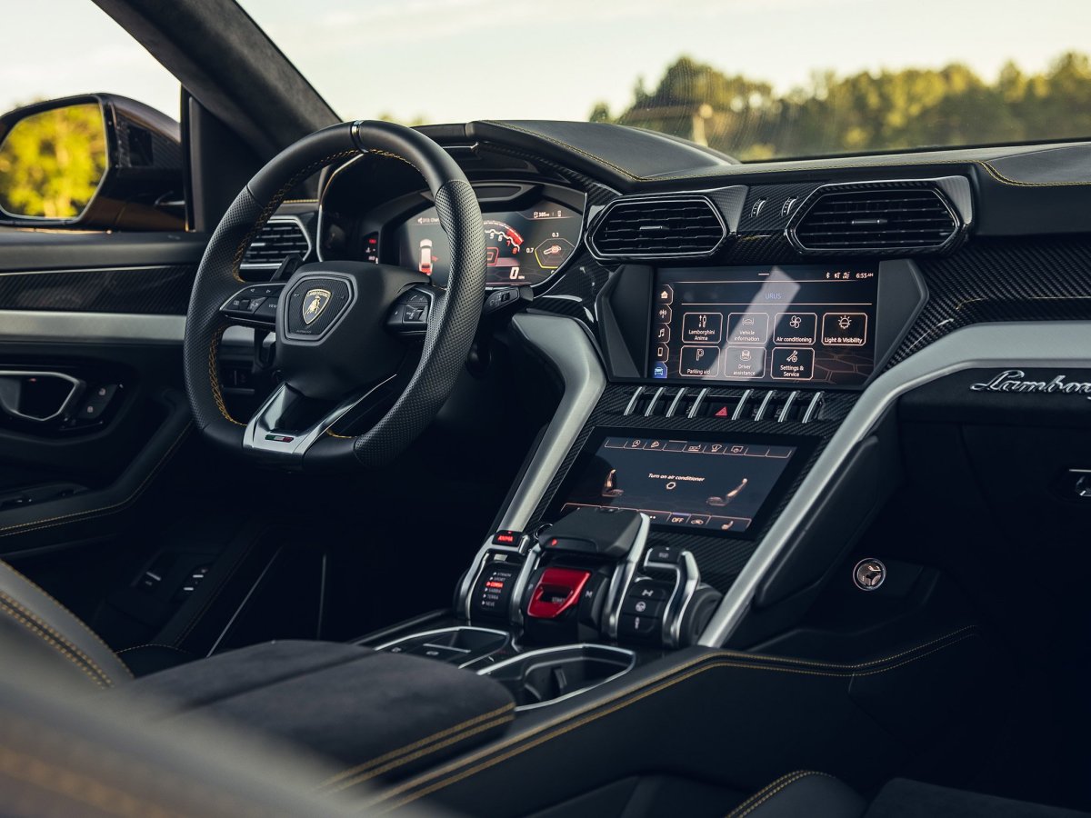 Ламборджини Урус 2022