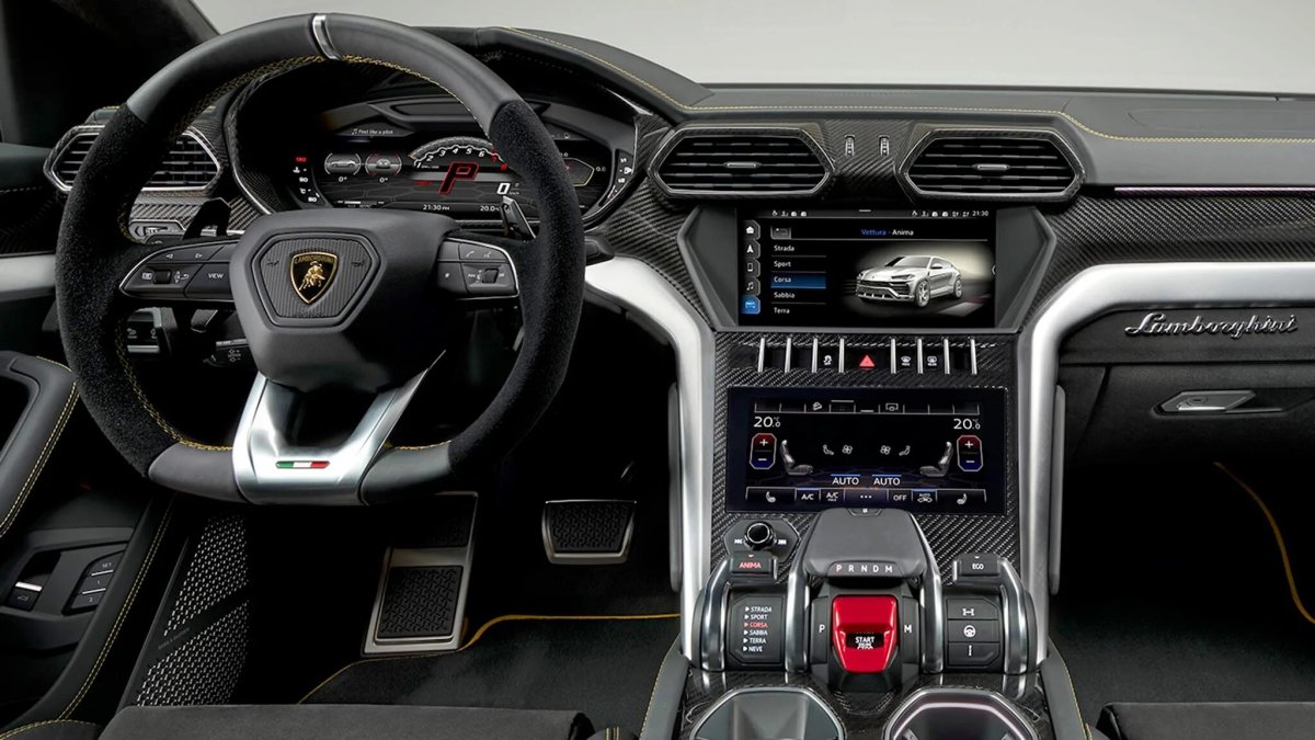 Lamborghini Urus салон