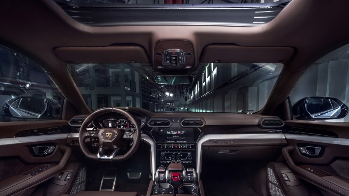 Ламборджини Urus 2023