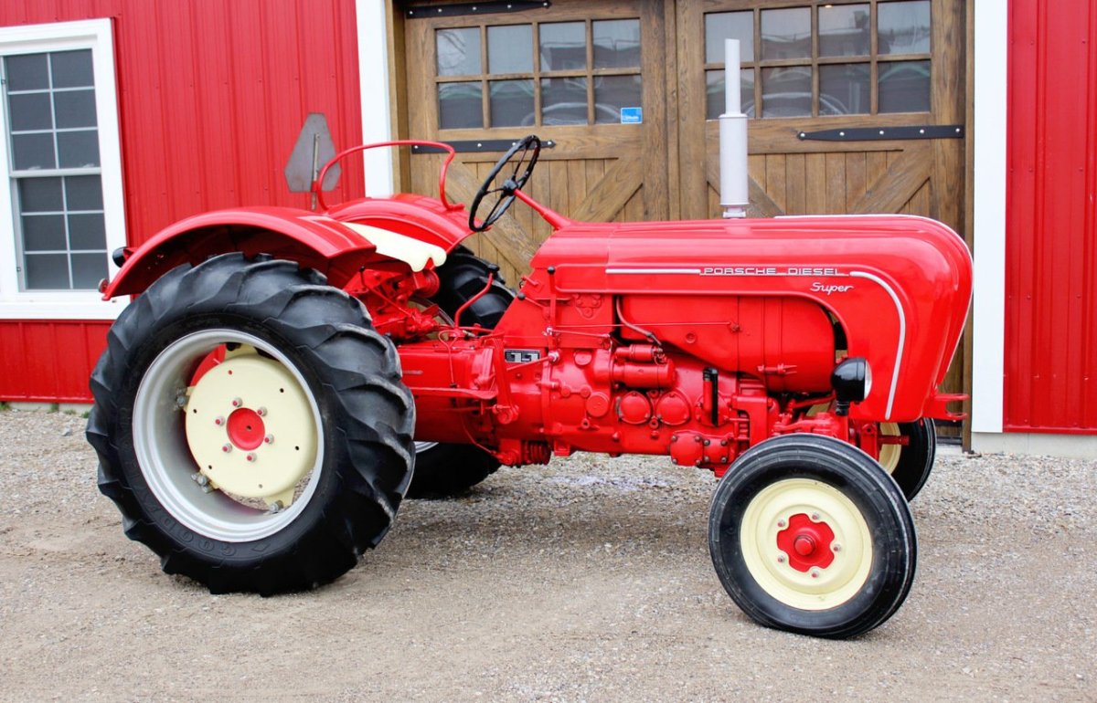 Трактор фирмы Ауди