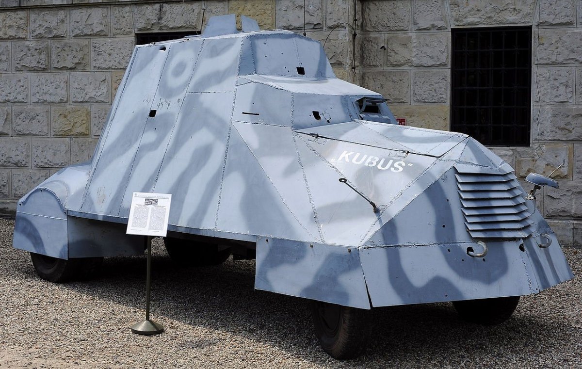 Кубусь бронеавтомобиль
