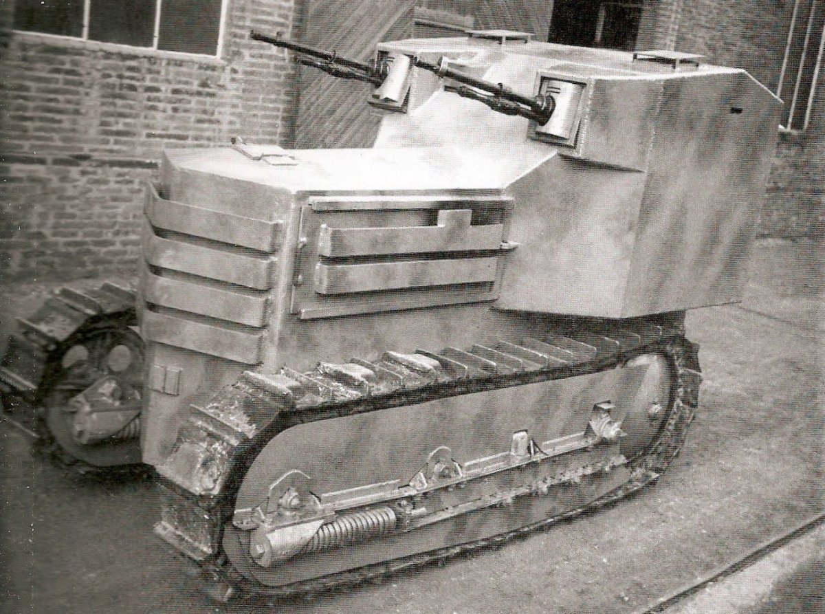 Бронетрактор Хольт