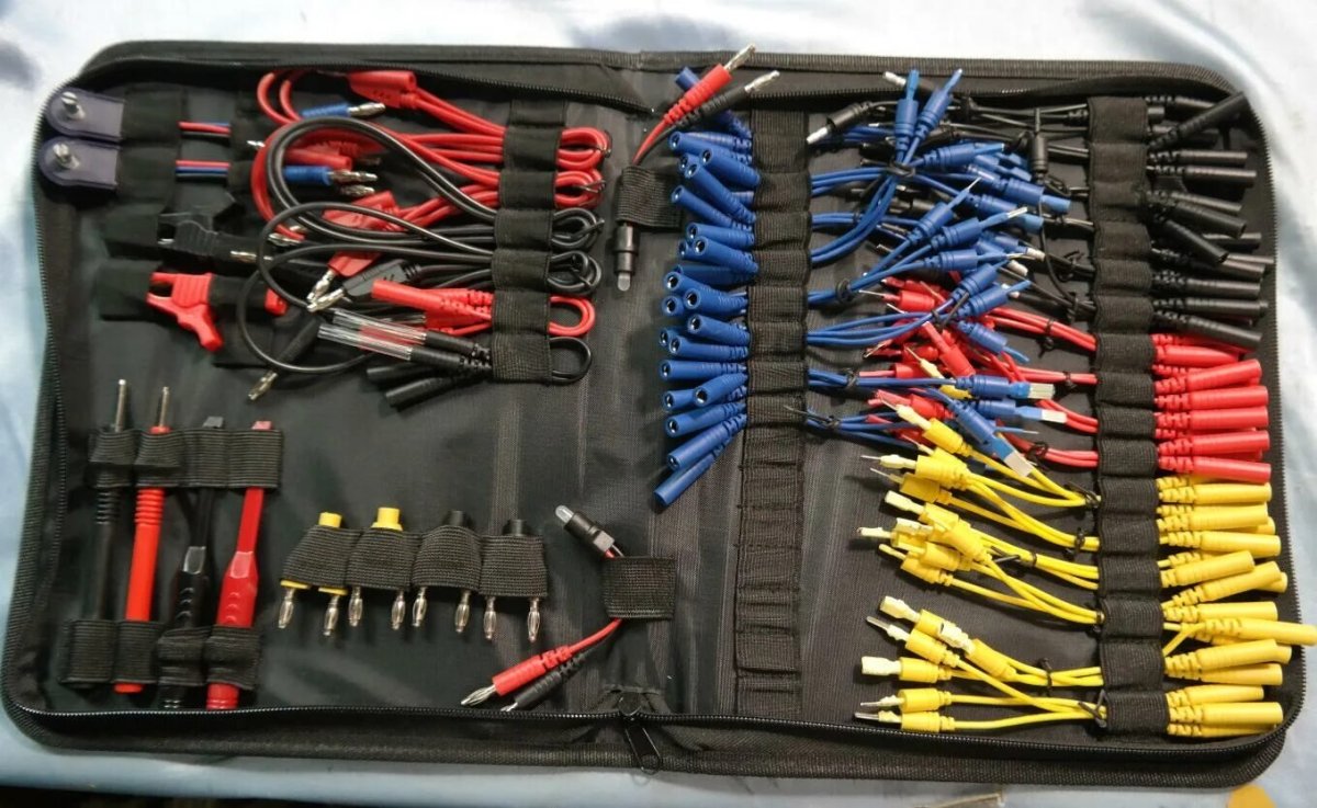 Набор инструментов для диагностики автомобиля