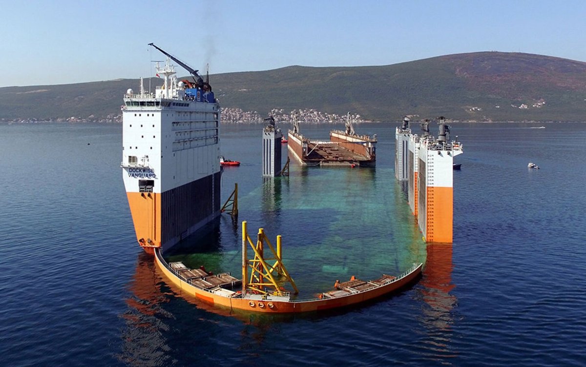 Плавучий док проекта 23380