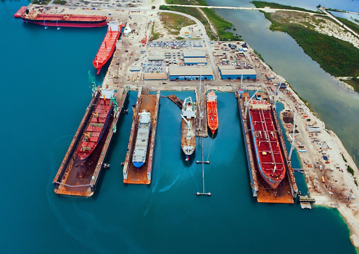 Морские доки