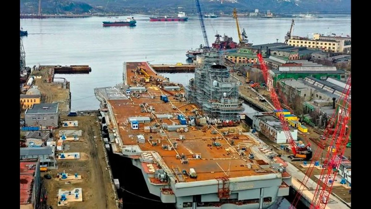 Кузнецов авианосец Мурманск