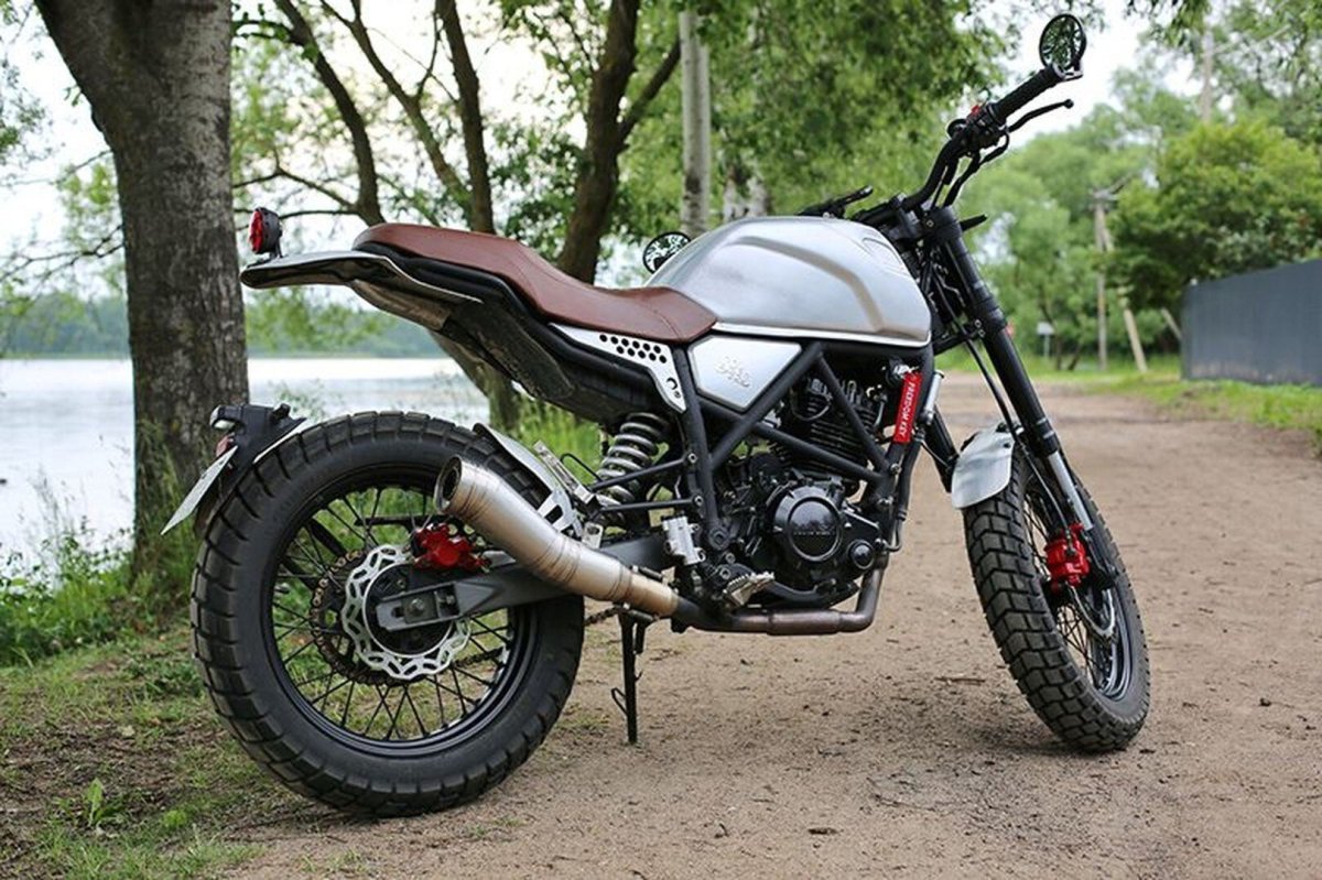 Мотоцикл m1nsk SCR 125