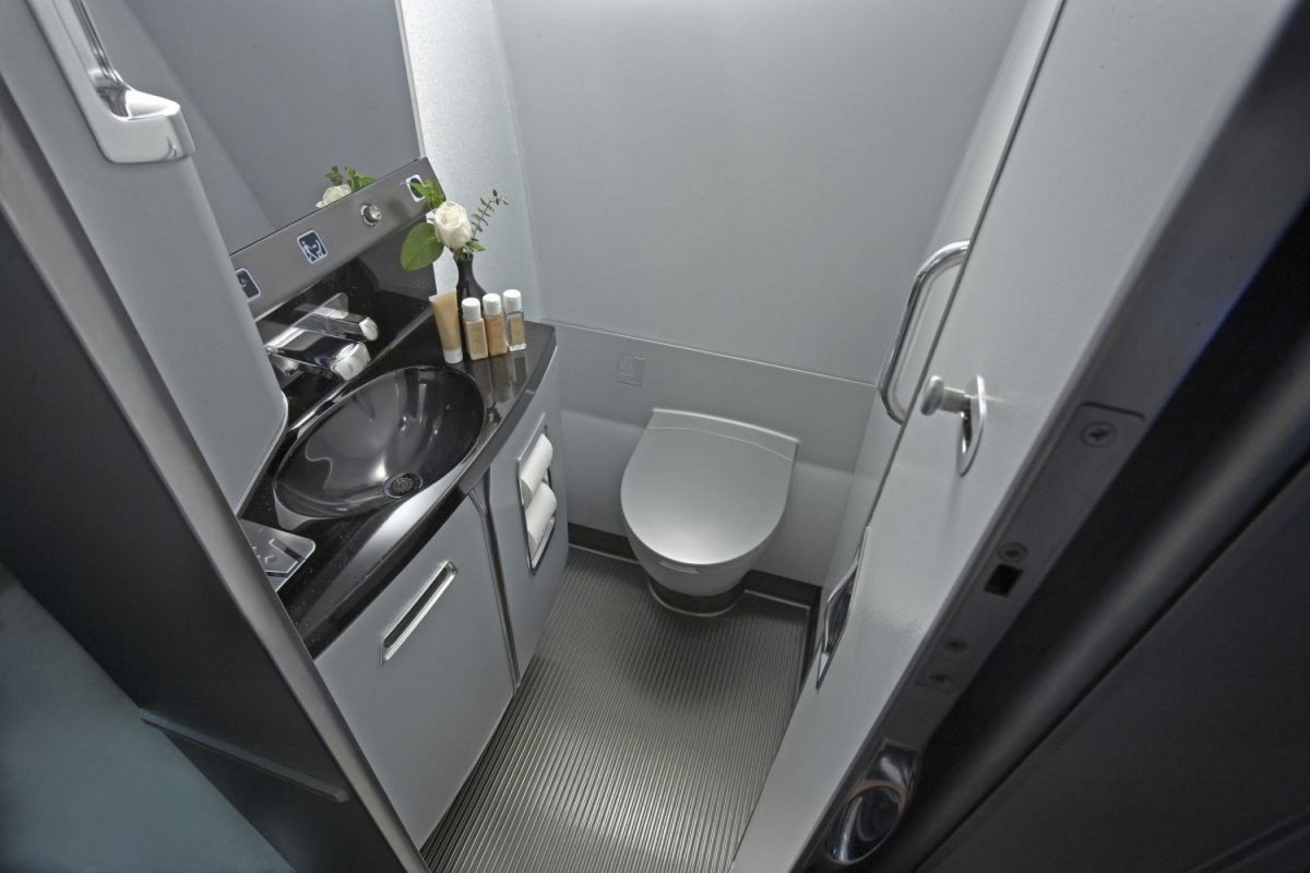 Туалет в самолете Боинг 737