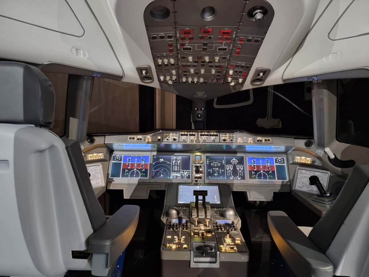 МС-21 кабина