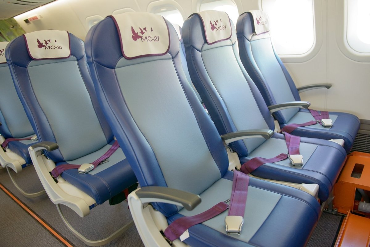 МС-21 салон