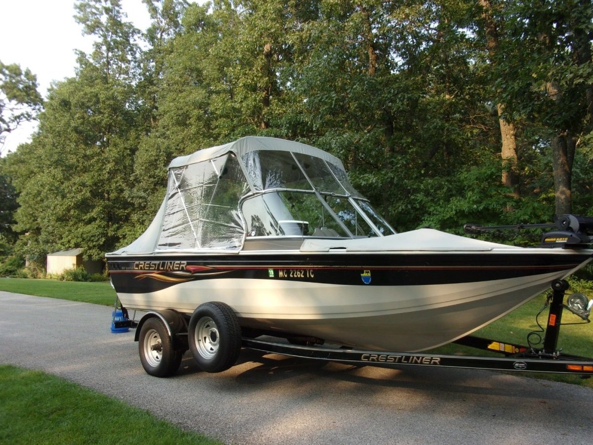 Лодка алюминиевая Крестлайнер