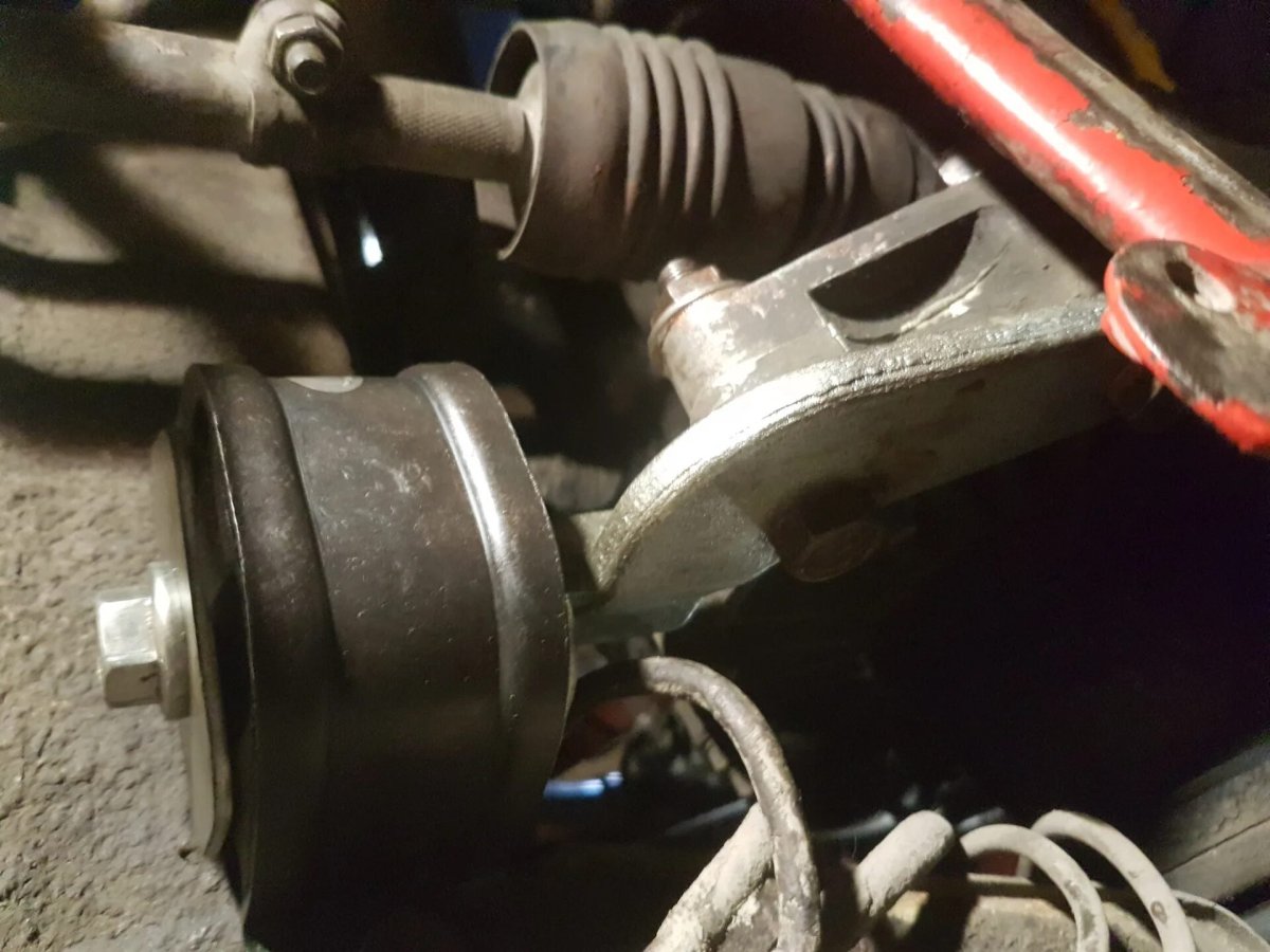 Подушка КПП 2110 8 клапанов