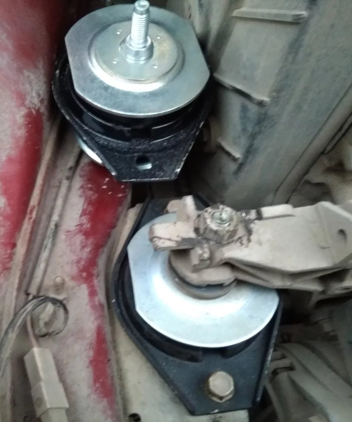 Подушки двигателя ВАЗ 2110 16