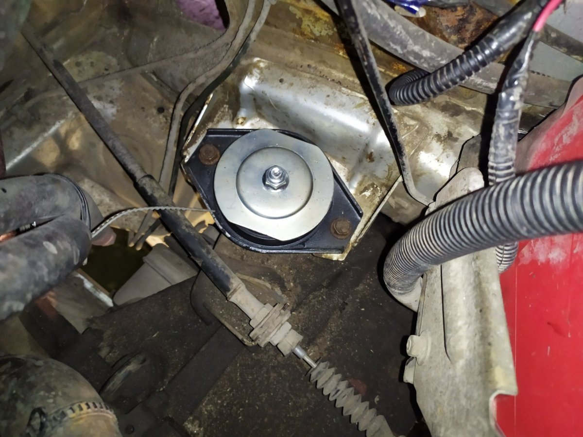 Доп крепления двигателя ВАЗ 2110