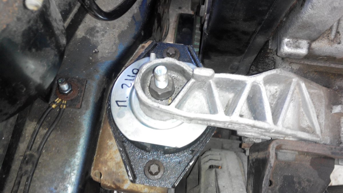 Подушки двигателя ВАЗ 2111