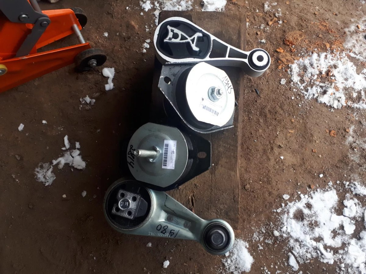 Опора ДВС ВАЗ 2112