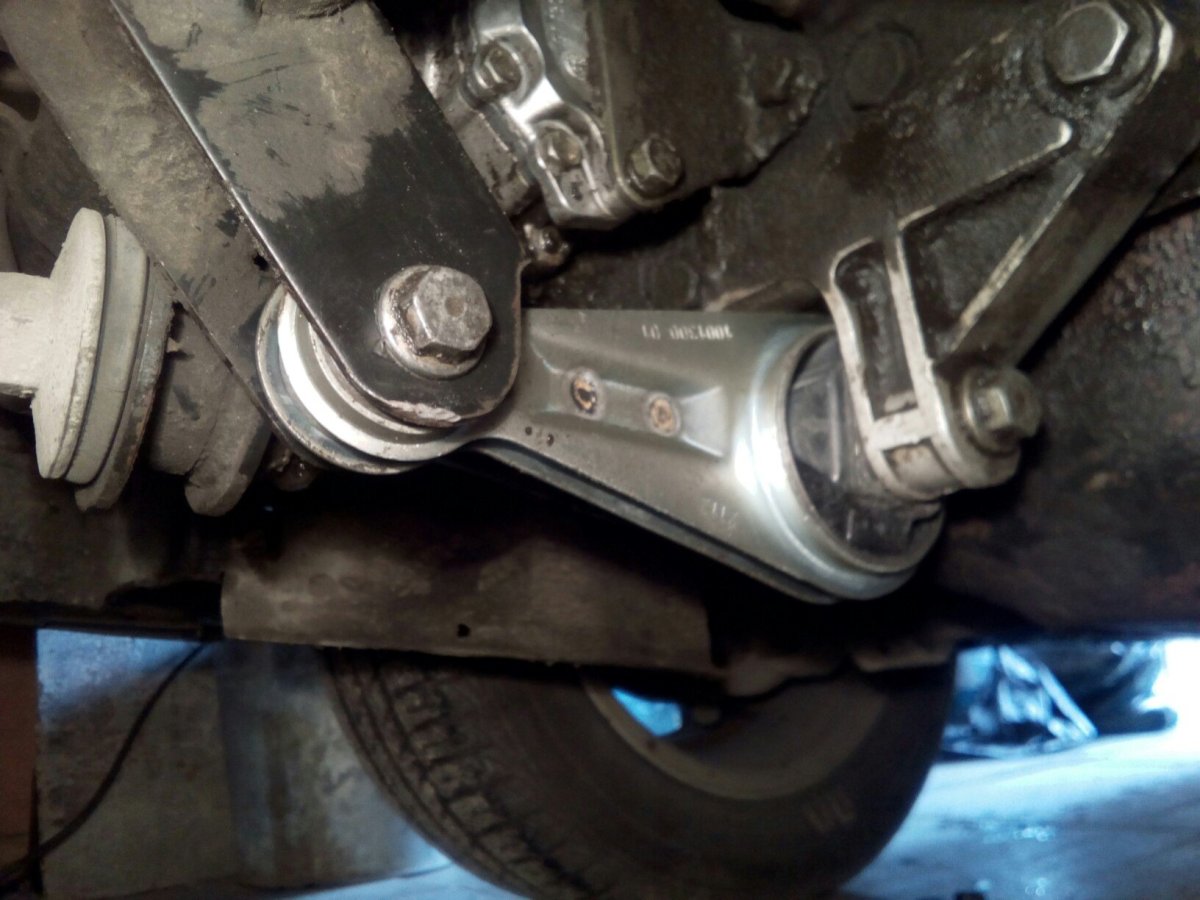 Гитара нижняя ВАЗ 2112