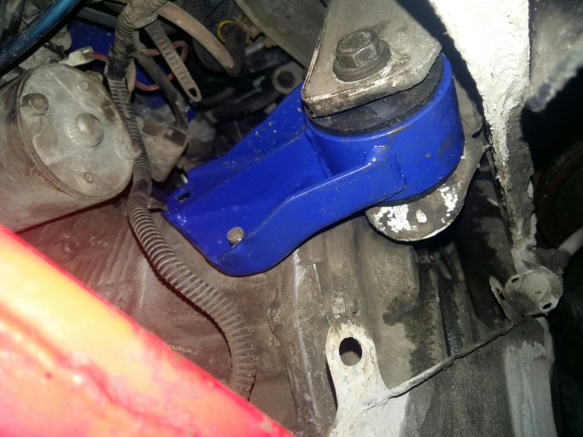 Дополнительная опора двигателя ВАЗ 2114