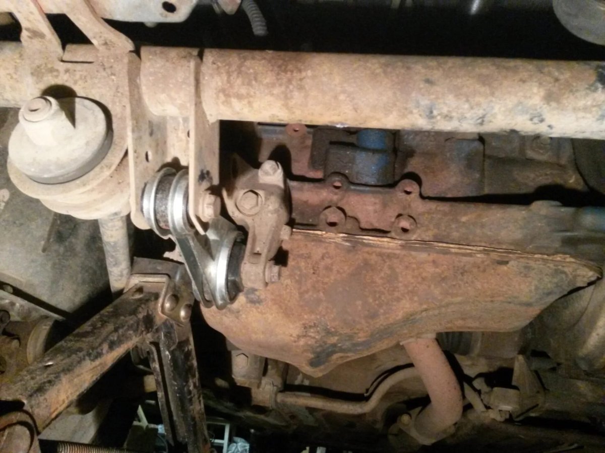 Подушки двигателя ВАЗ 2111 8 клапанов