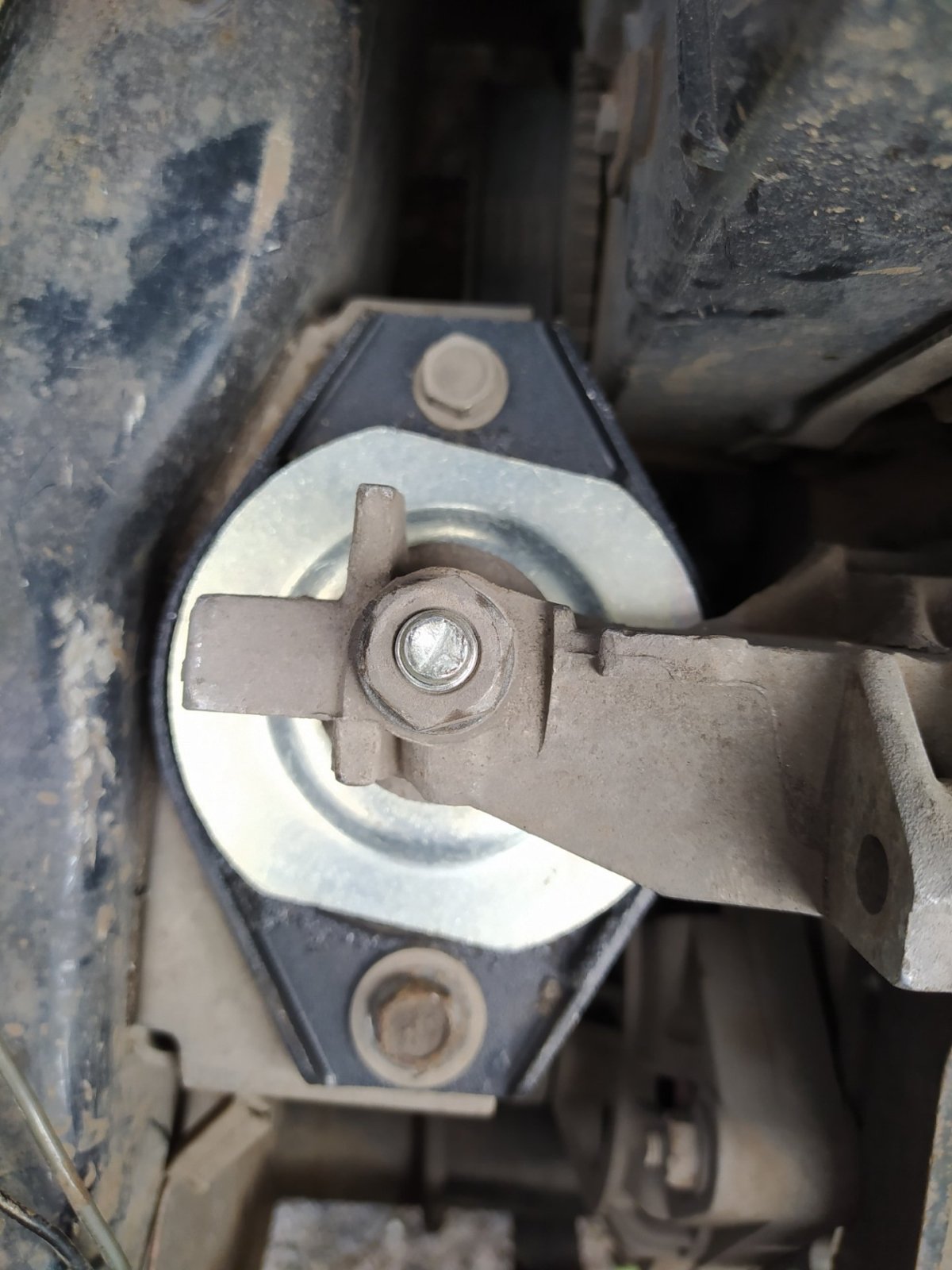 Подушка ДВС ВАЗ 2110 16 клапанов