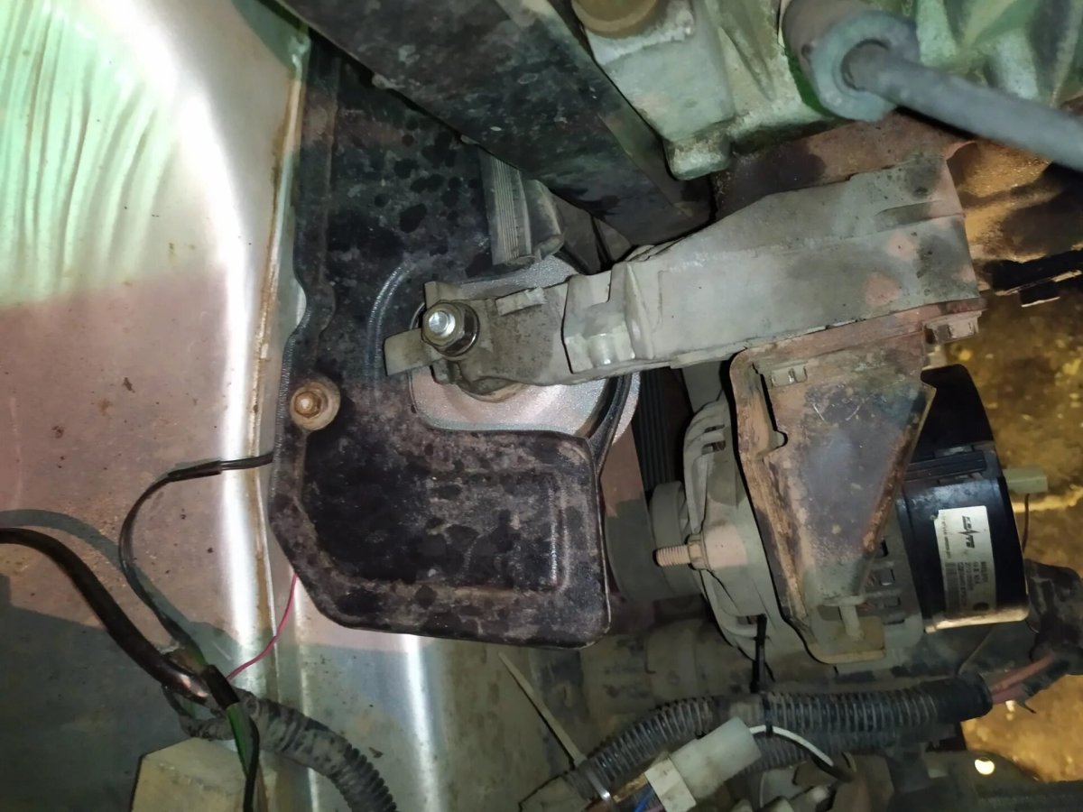 Крепеж подушки двигателя ВАЗ 2110