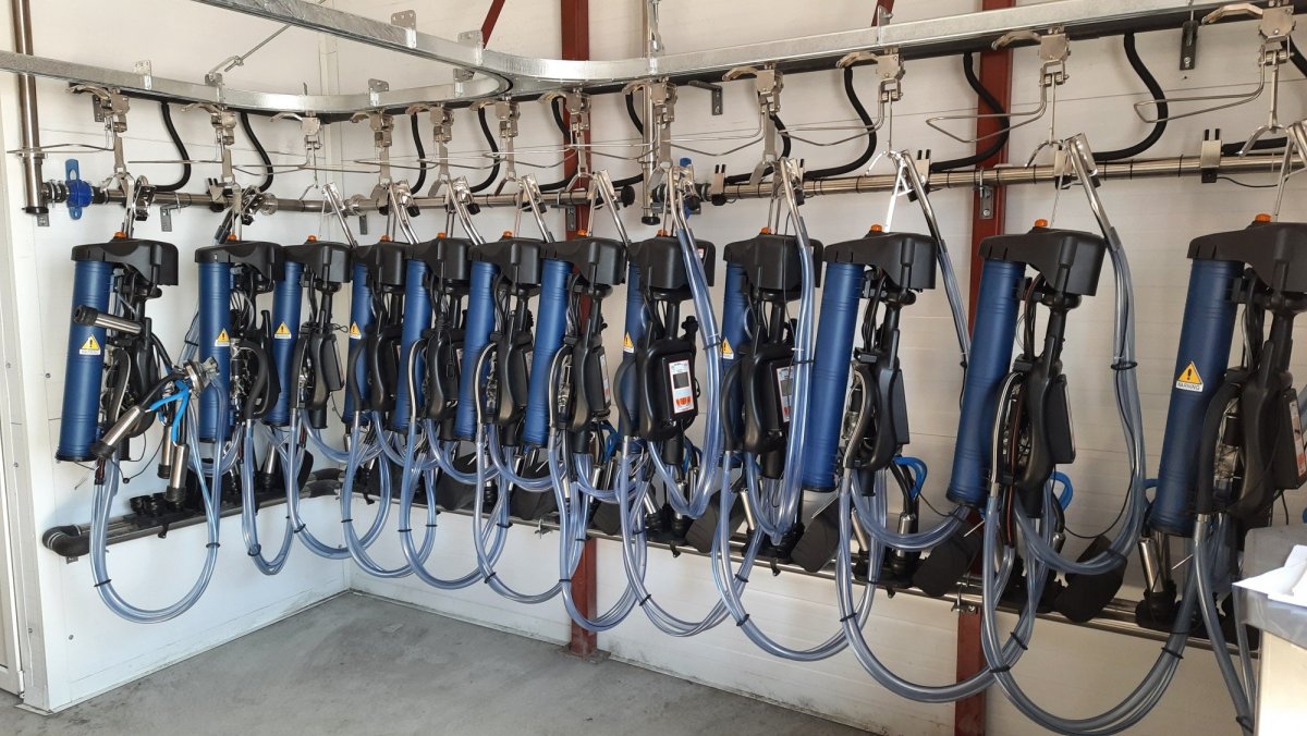 Агрегат доильный адмн-200 с молокопроводом