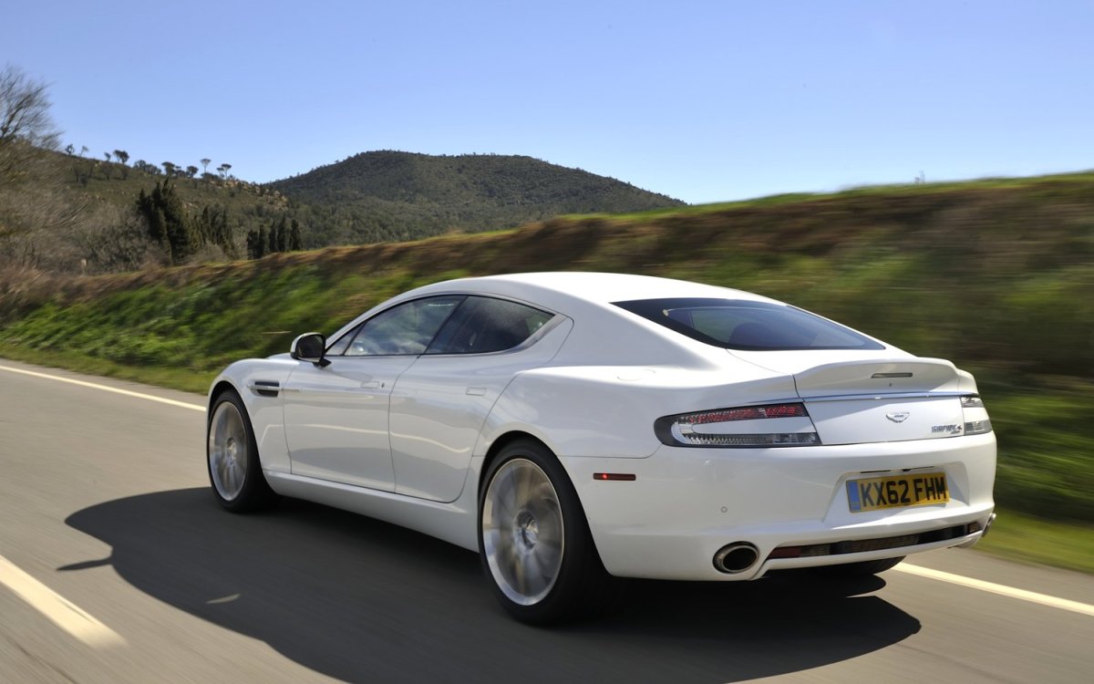 Астон Мартин Рапид s