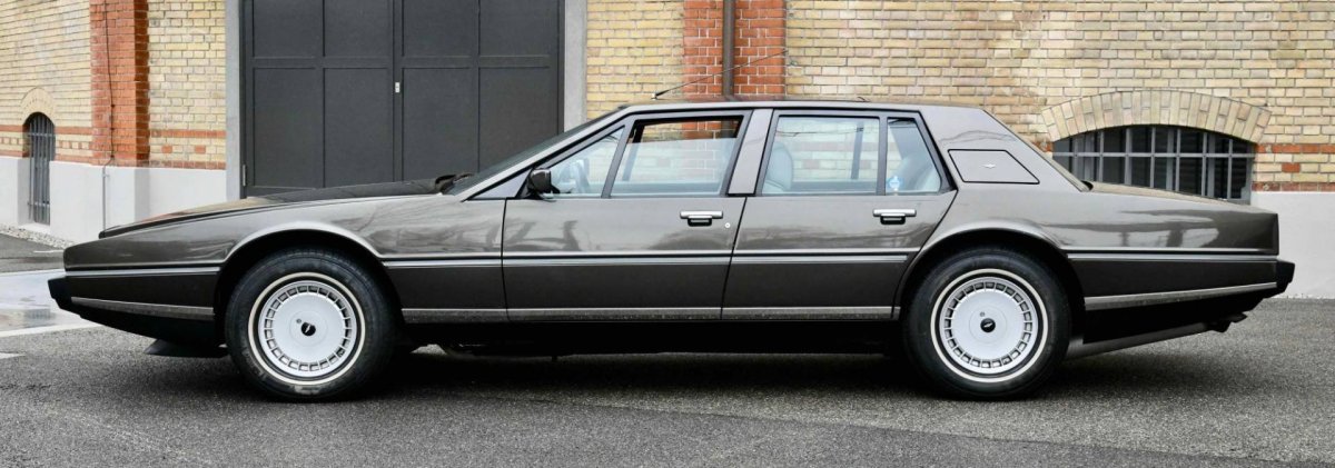 Aston Martin Lagonda 1976