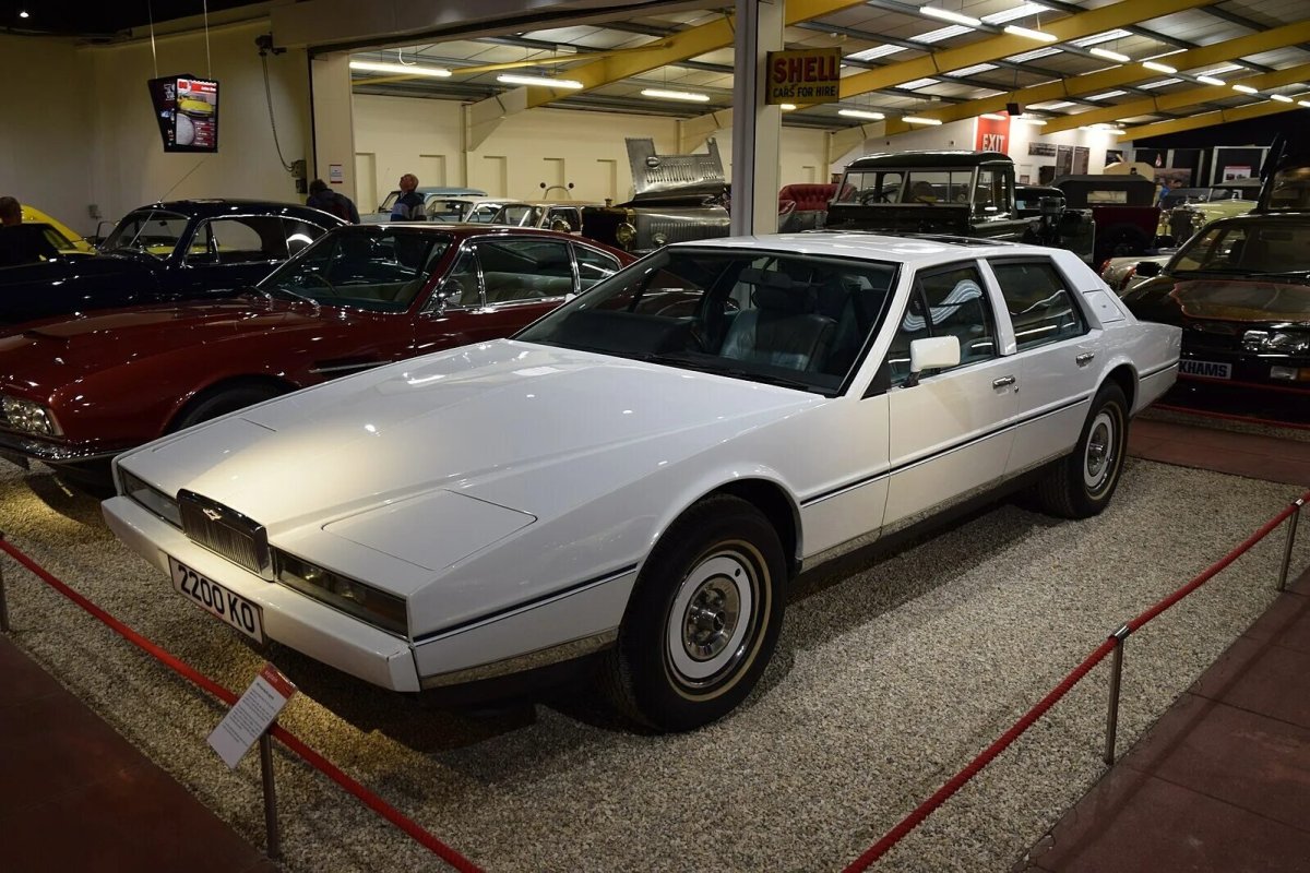 Aston Martin Lagonda 1982