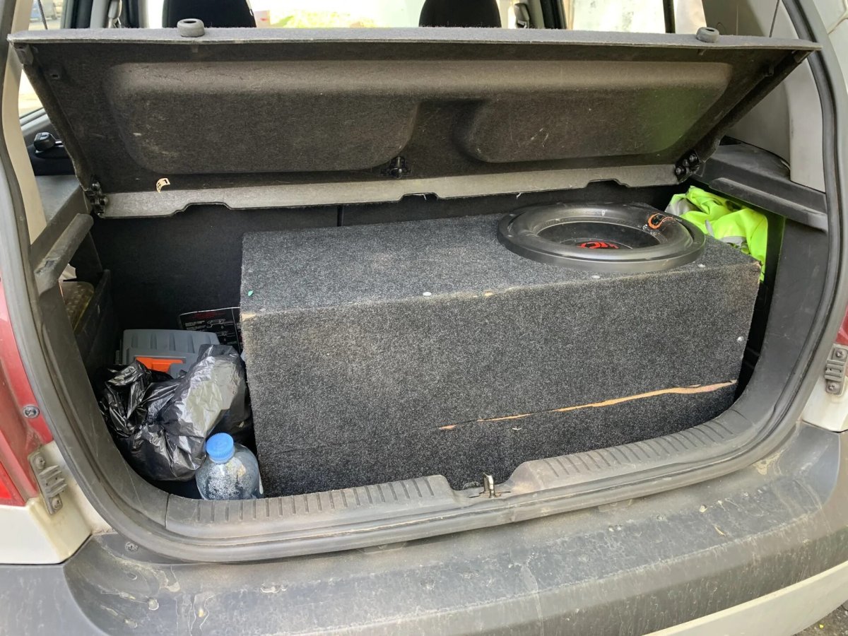 Сабвуфер в Хендай Гетц