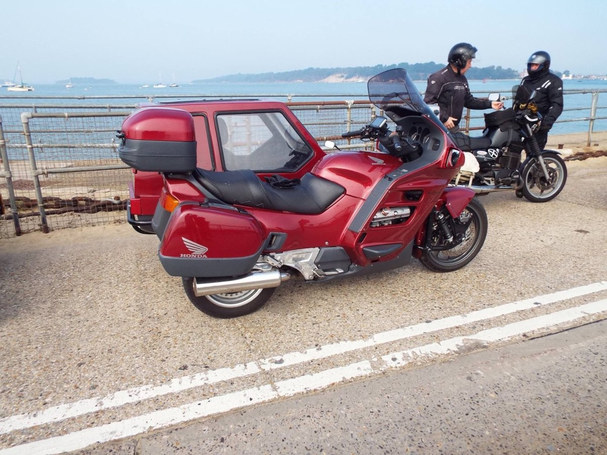 Honda Pan European с коляской