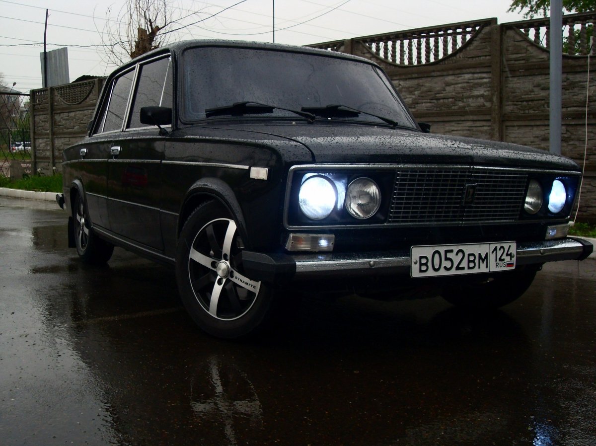 ВАЗ 2106 черная