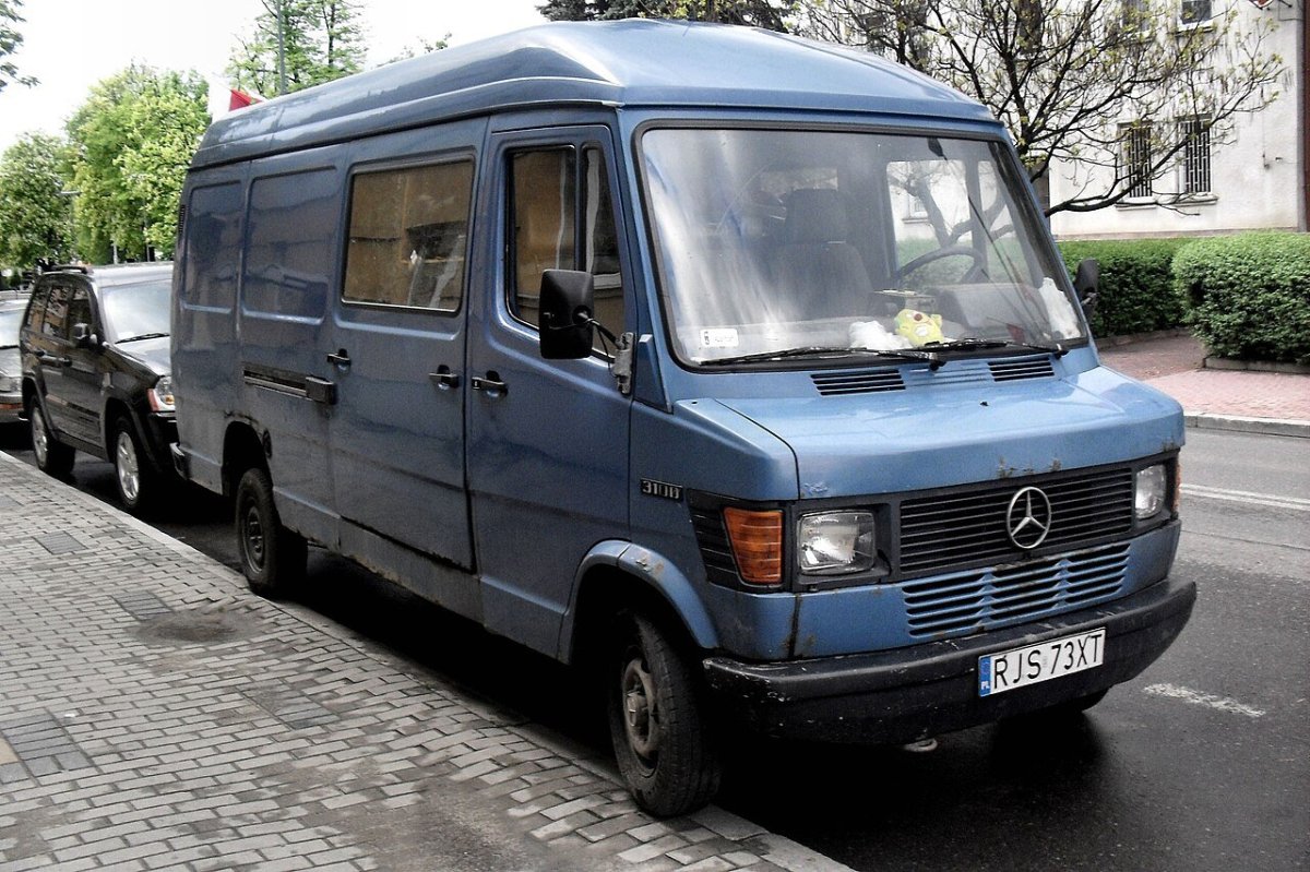 Mercedes-Benz т1 207 model
