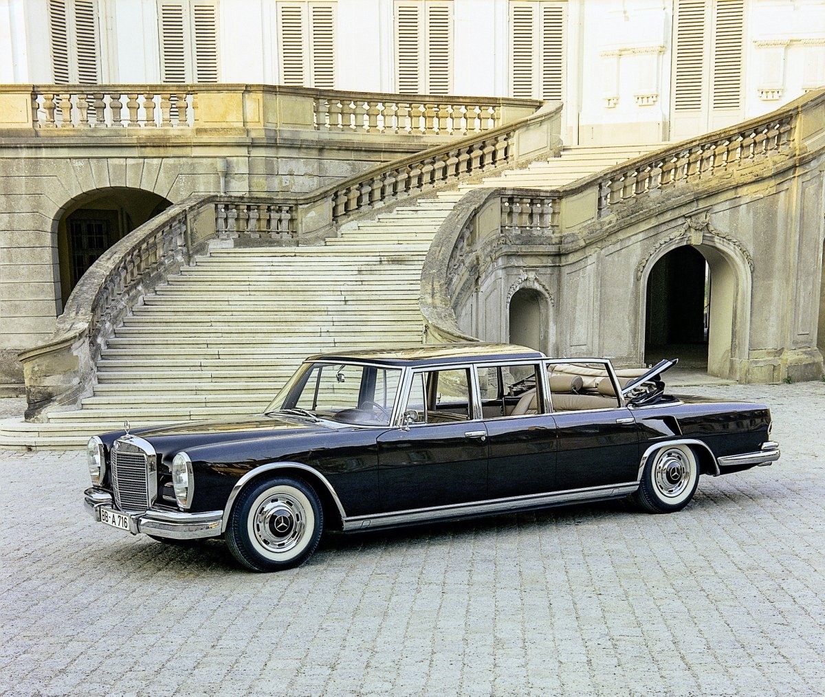 Mercedes-Benz 600 w100