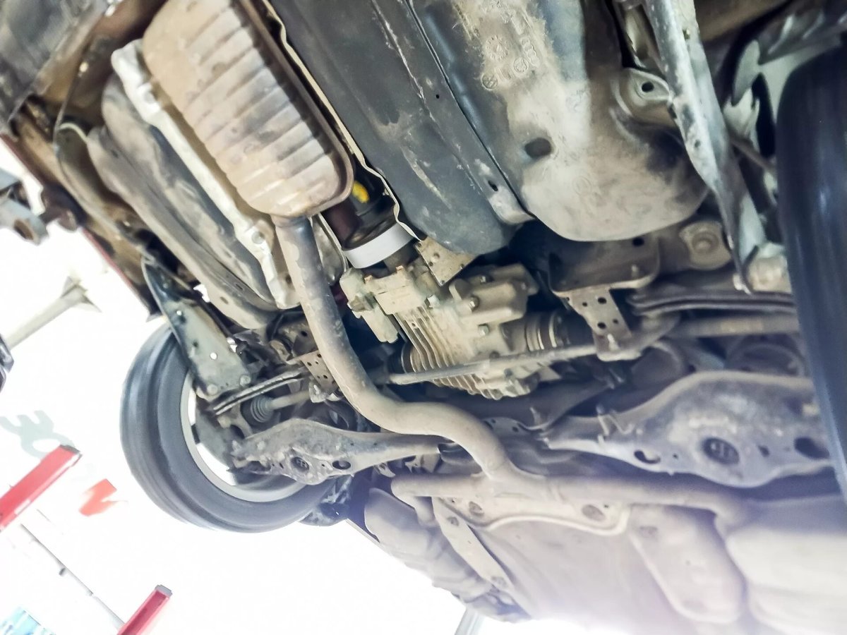 Октавия 1.8 TSI а5 снизу