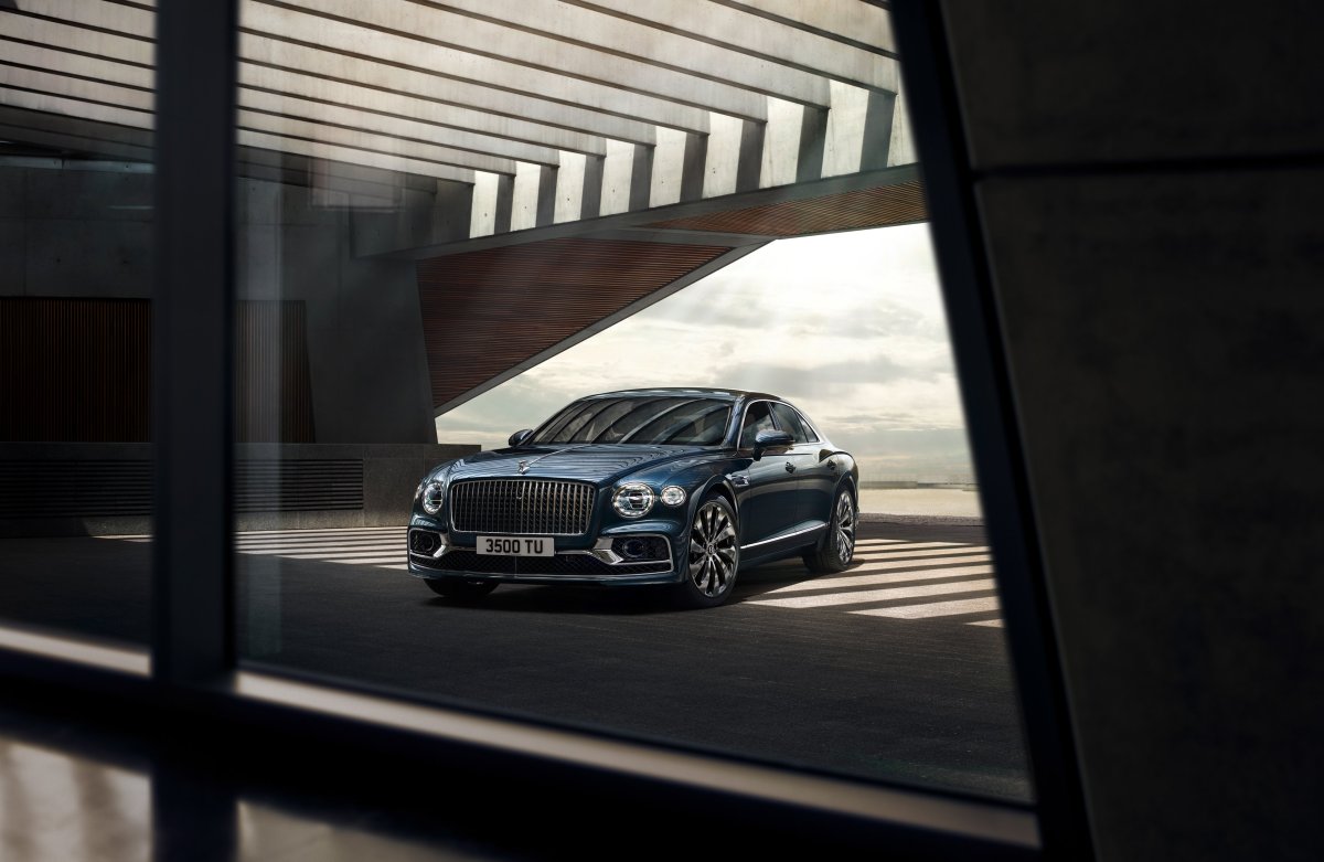 Бентли Flying Spur 2021