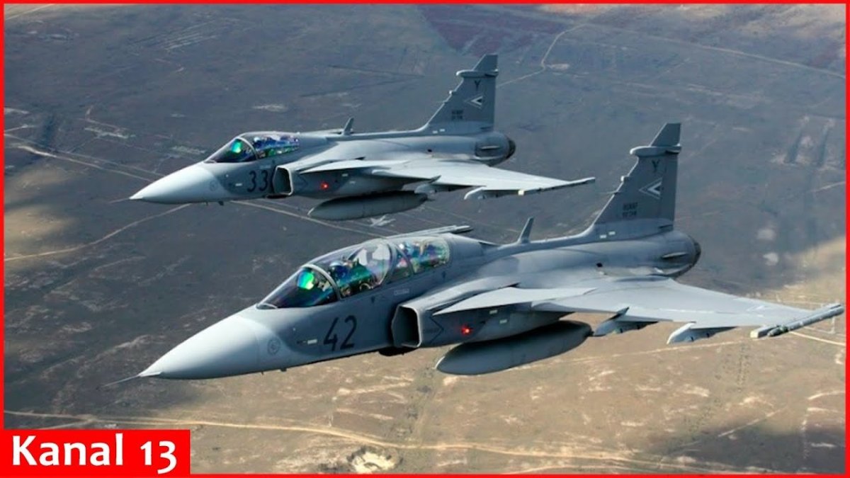 Истребитель ВВС Швеции Jas-39 Gripen