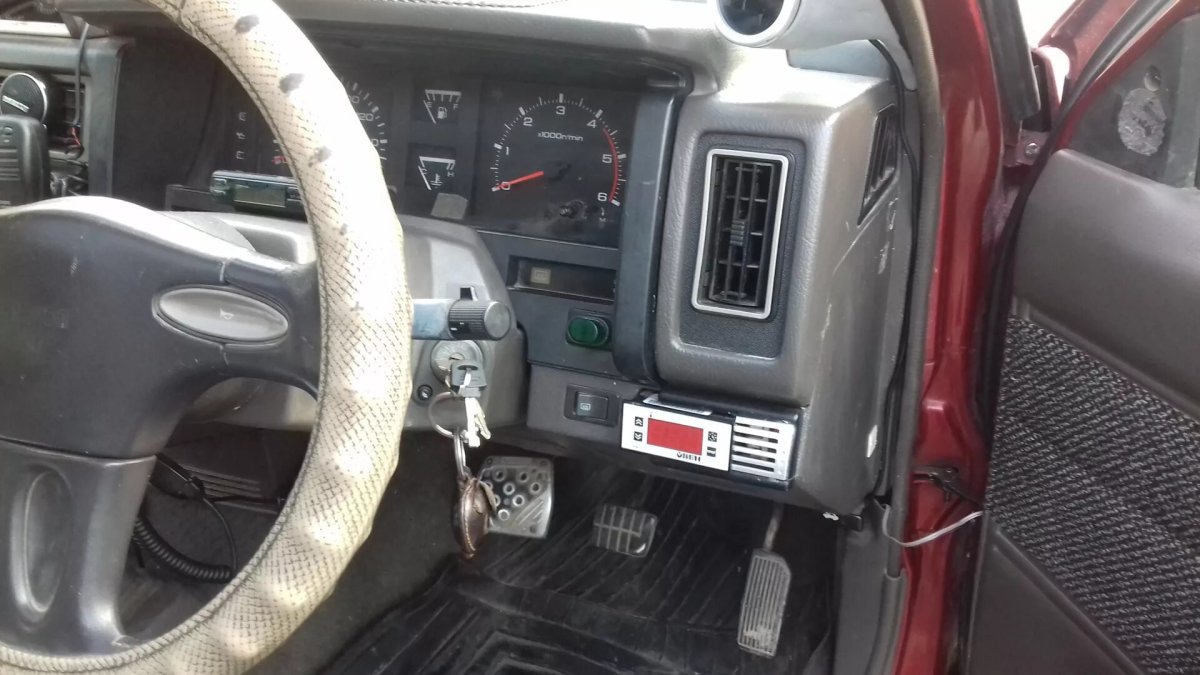 Подстаканник в Ниссан Террано 2