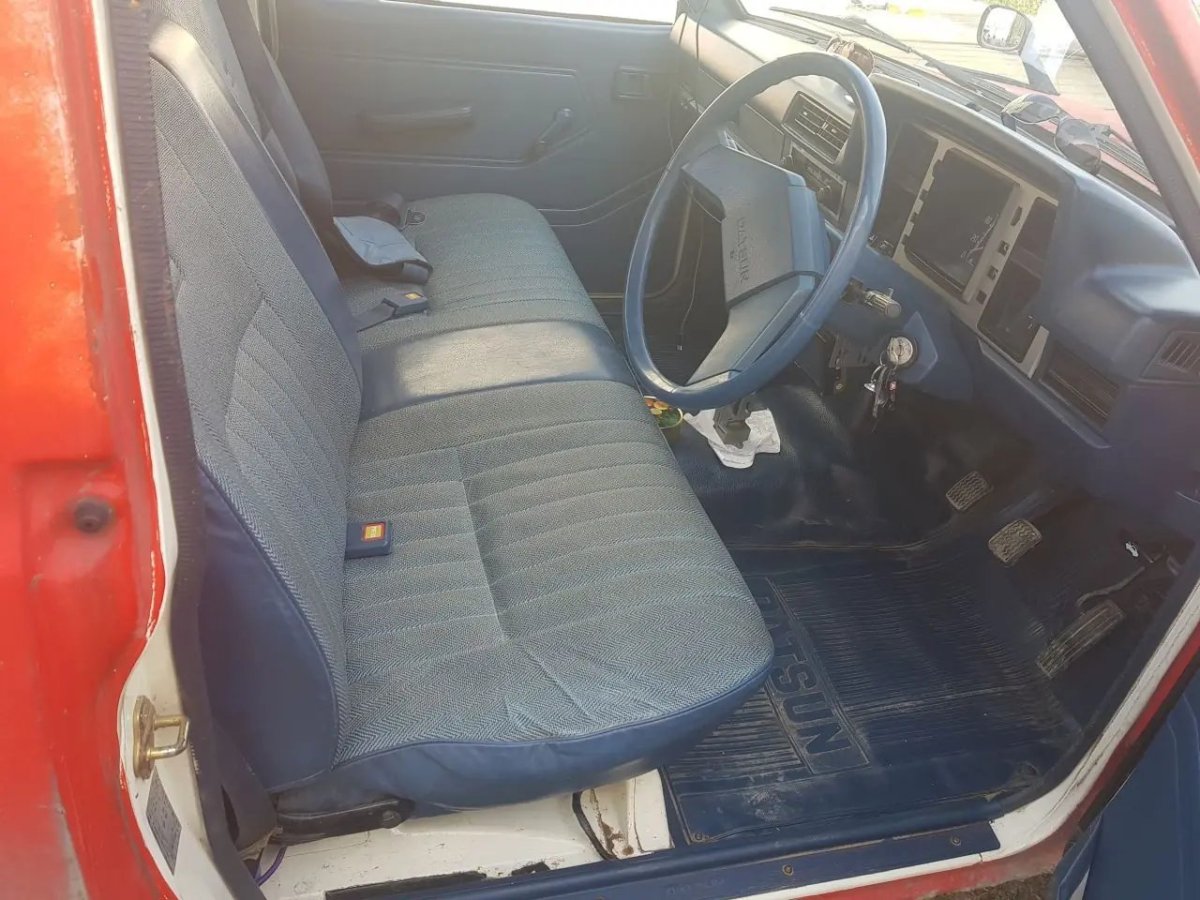 Ниссан Датсун 1990 подсветка салона