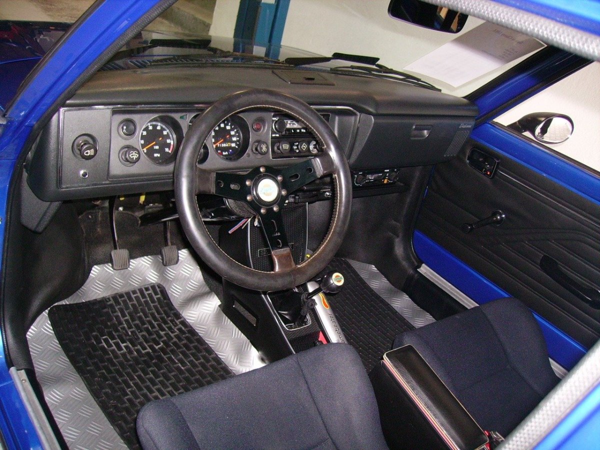 Datsun 100a салон