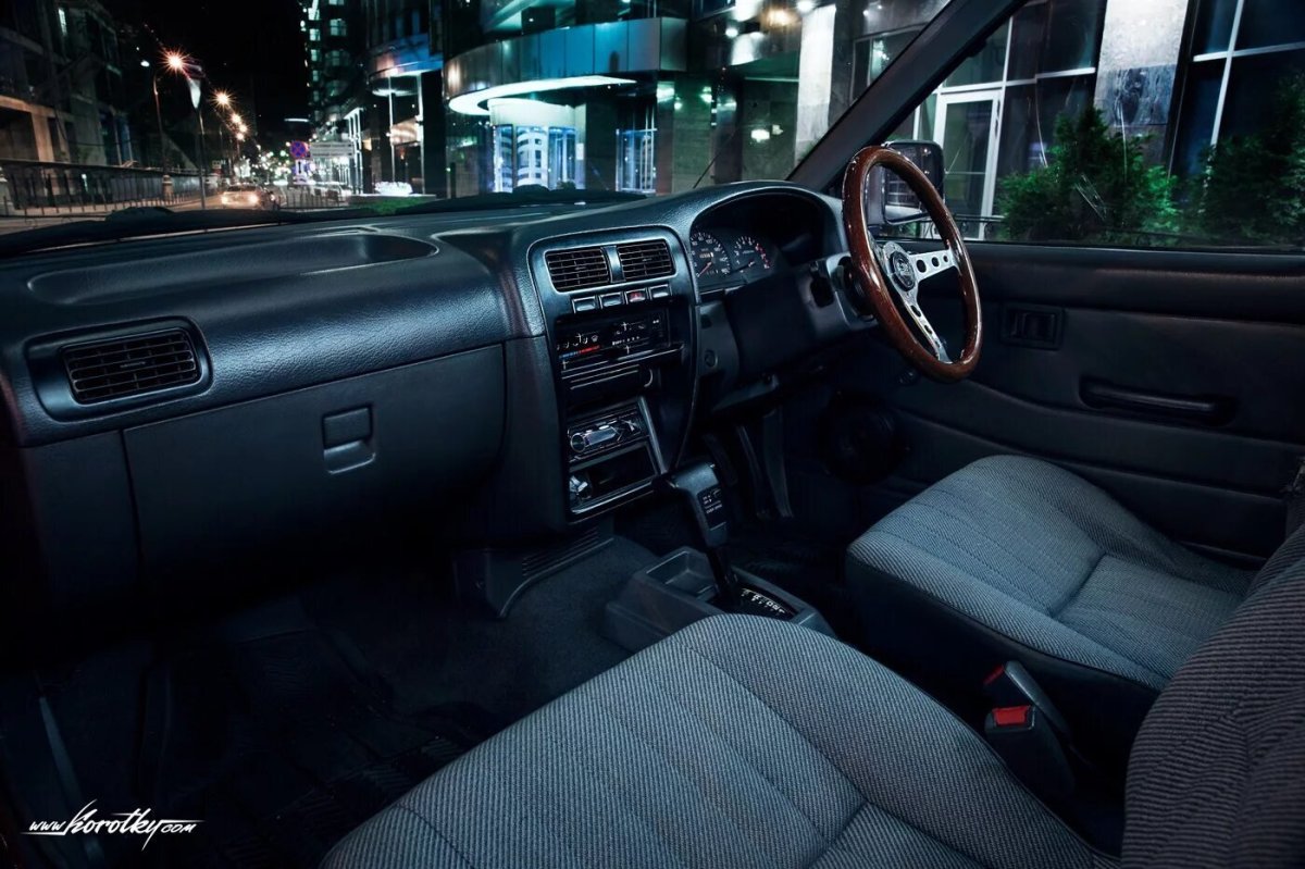 Ниссан Датсун 1995 салон