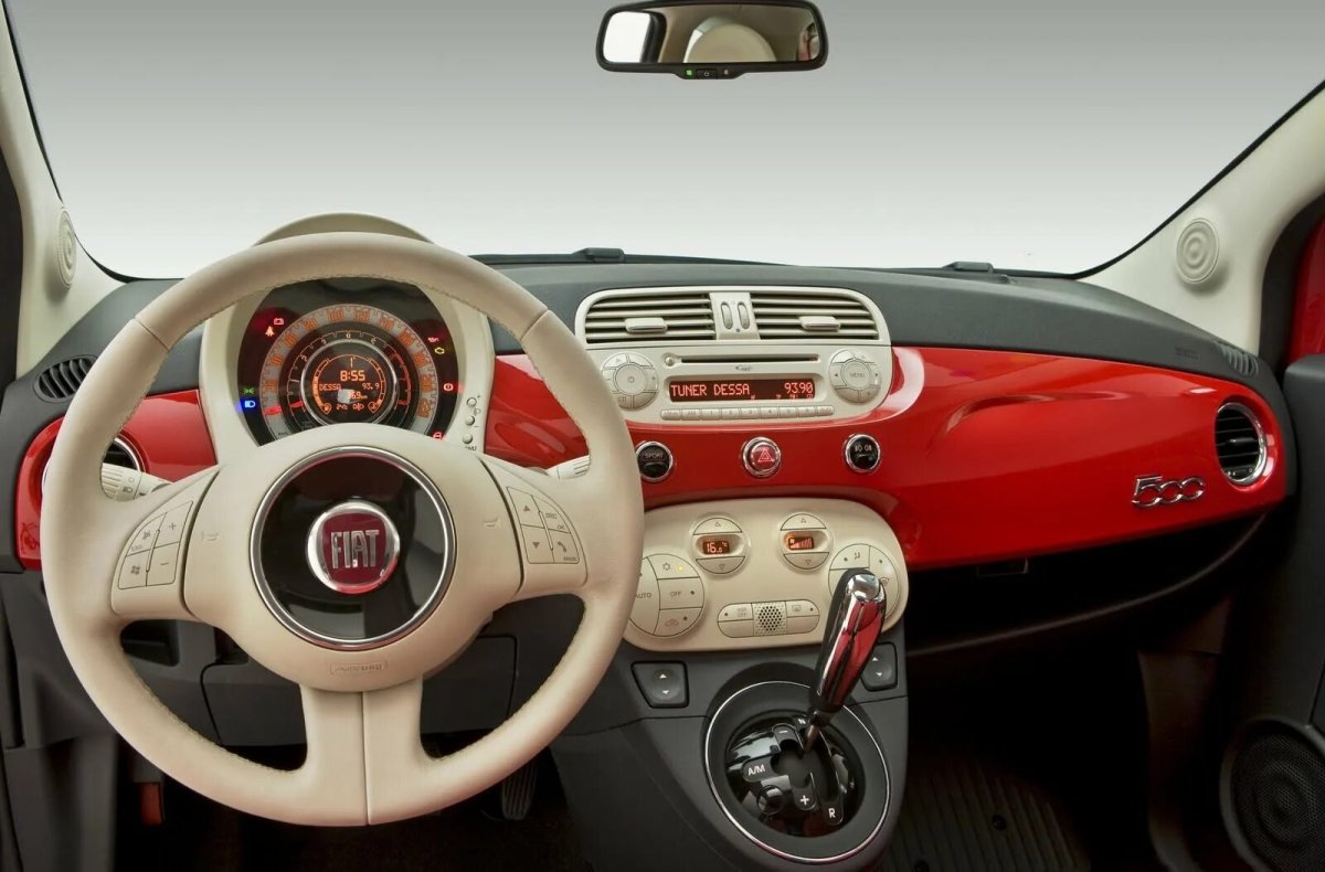 Fiat 500 inside