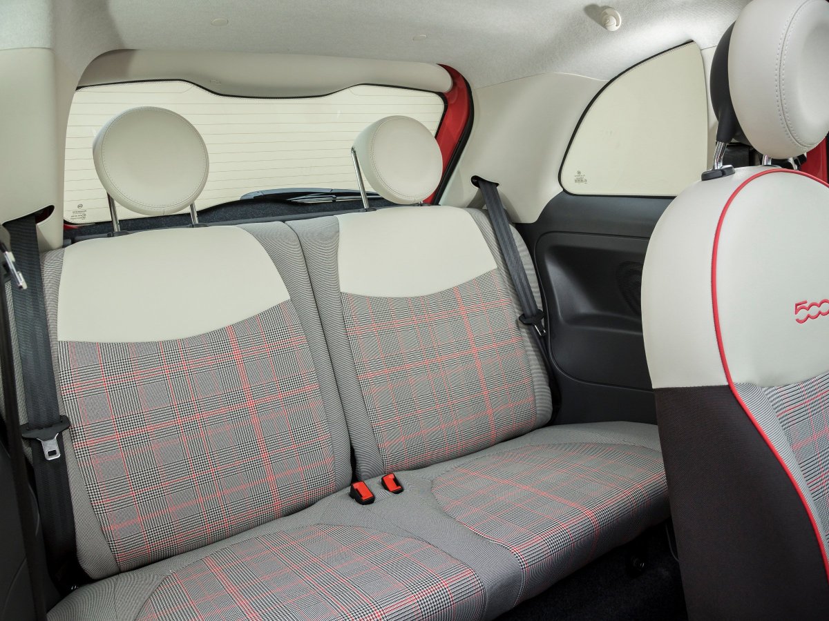 Fiat 500 задний ряд