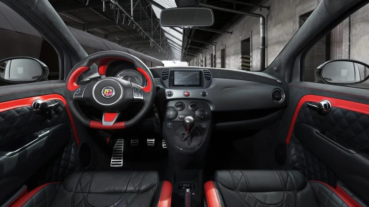 Fiat 500 Abarth Interior