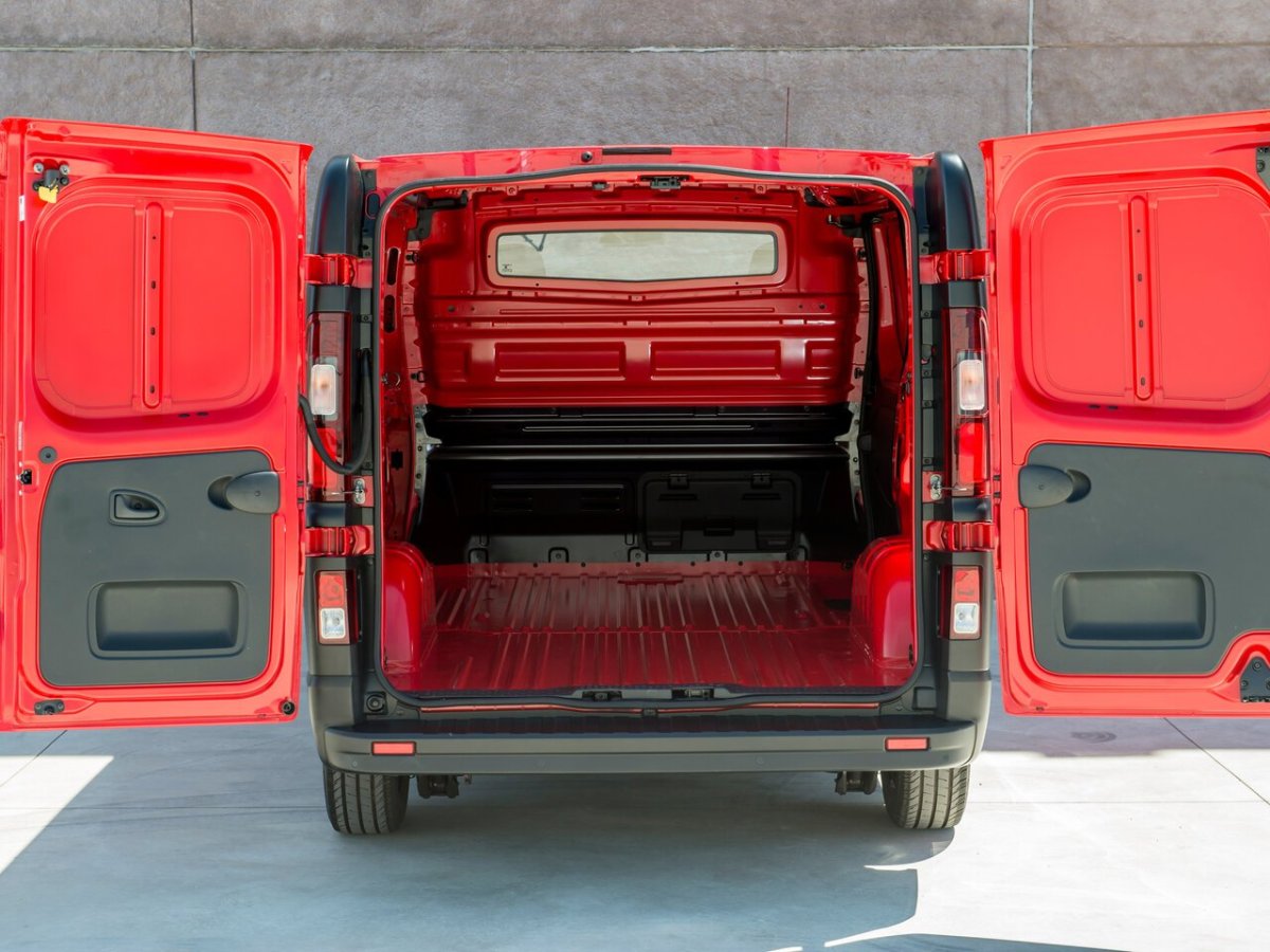 Nissan nv300 интерьер